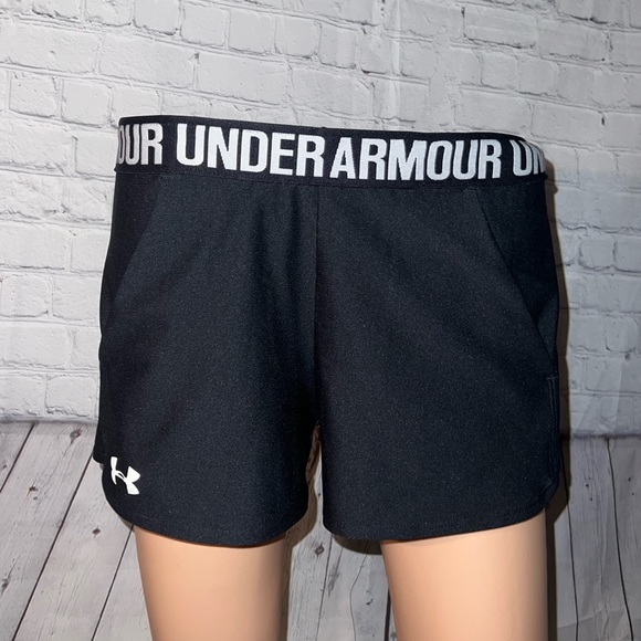Under Armour Pants - Under Armour Black & White Athletic shorts size XS